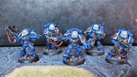 Hard-Edge Painting: Ultramarine Sternguard Veterans