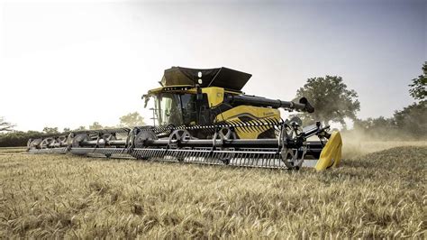 New Holland previews the CR11, the next-generation flagship combine | New Holland UK