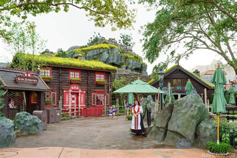 PHOTOS - Take a tour through the Royal Sommerhus at Epcot's Norway Pavilion