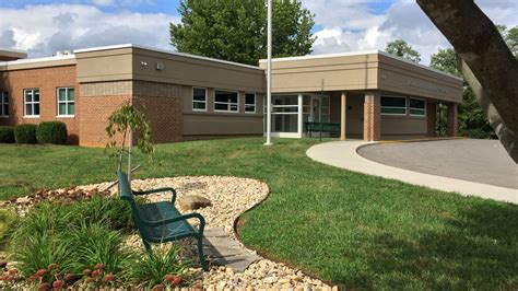 Round Hill Elementary to close for two weeks after staff members test positive for COVID | WSET