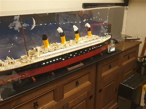 LEGO® Titanic Display Case (10294)