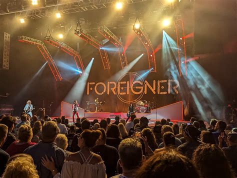 The Foreigner farewell tour featured a Foreigner-like presence