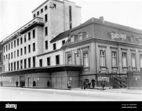 New building reich chancellery hi-res stock photography and images - Alamy