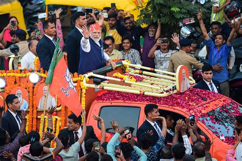 Indian PM Modi's BJP Party Revs Up Campaign Machine for Gujarat, Elections - Bloomberg