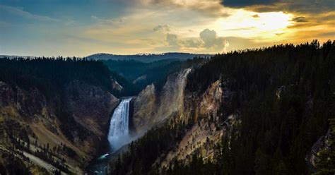 8 Spectacular Yellowstone Waterfalls to Explore - Scenic States