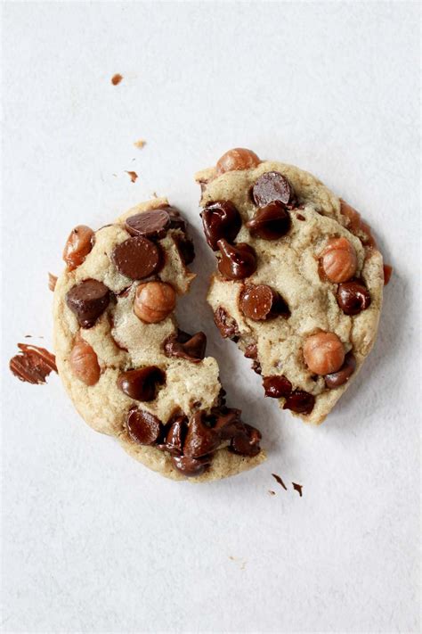 Caramel Chocolate Chip Cookies - Sweets by Elise