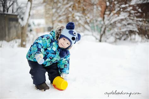 20 Games Kids Can Play in the Snow | CrystalandComp.com