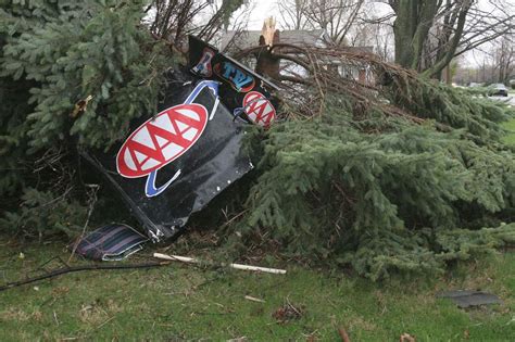 High Winds Damage Oregon Homes - The Blade