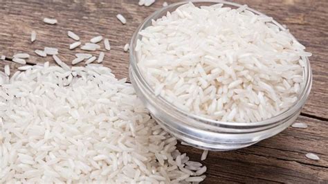 Effects of Eating Raw Rice — Healthdigezt.com