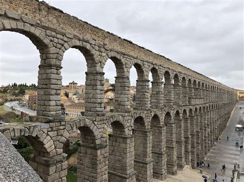 ancient roman aqueduct - Segovia, Spain. no mortar, just stone blocks ...