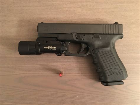 Added a Surefire X300 Ultra to my G19 Gen4 : Glocks