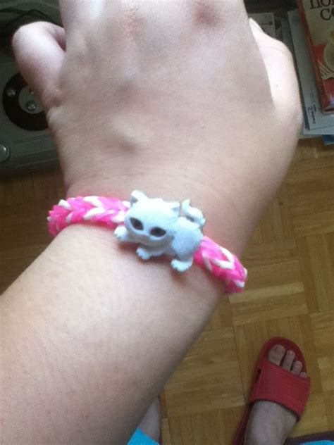 Cat charm rainbow loom bracelet | Rainbow loom stuff | Pinterest | Loom ...