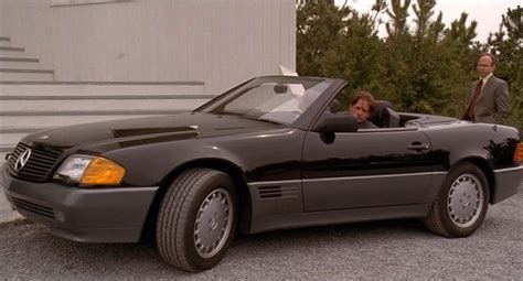 IMCDb.org: 1990 Mercedes-Benz 500 SL [R129] in "For Love or Money, 1993"