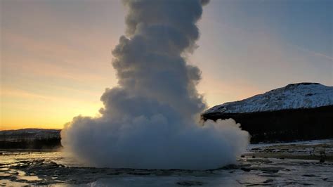 Geysir Eruption - YouTube