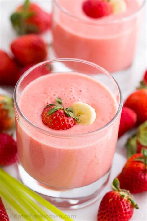 This easy, simple, and delicious Strawberry Smoothie recipe combines ...