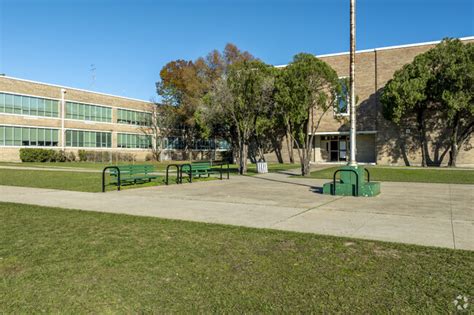 Burbank Middle School, Houston TX Rankings & Reviews - Homes.com