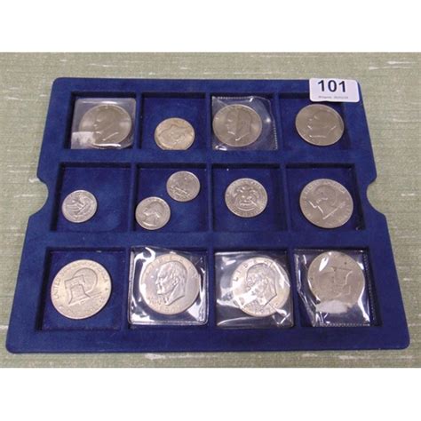 Small collection of American coins.