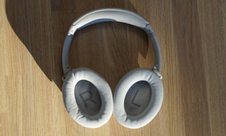 Bose QC45 review: commuter favourite noise-cancelling headphones ...