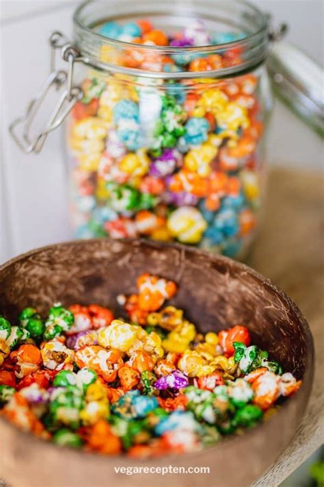 How to Make Rainbow Popcorn (Recipe) - Vega Recepten