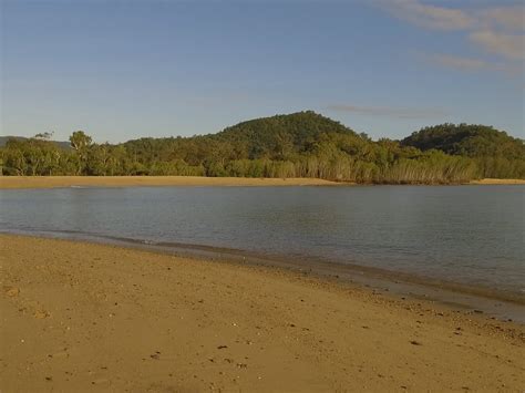 Cairns Regional Council agrees to help fund controversial Yorkeys Knob ...