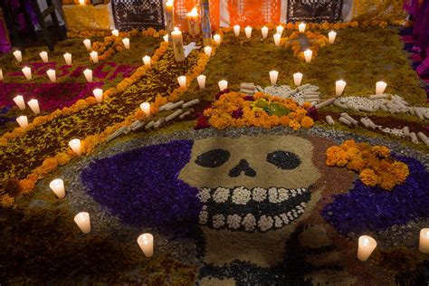 Dia de Los Muertos (Day of the Dead) Altar / Ofrenda + 2 battery-lit ...