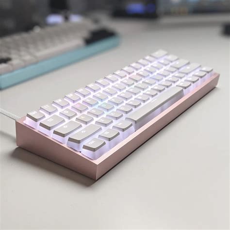 Not a rose gold type of person, but I like this. : MechanicalKeyboards ...