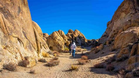 Alabama Hills Camping California - The Best Guide For a Weekend Trip