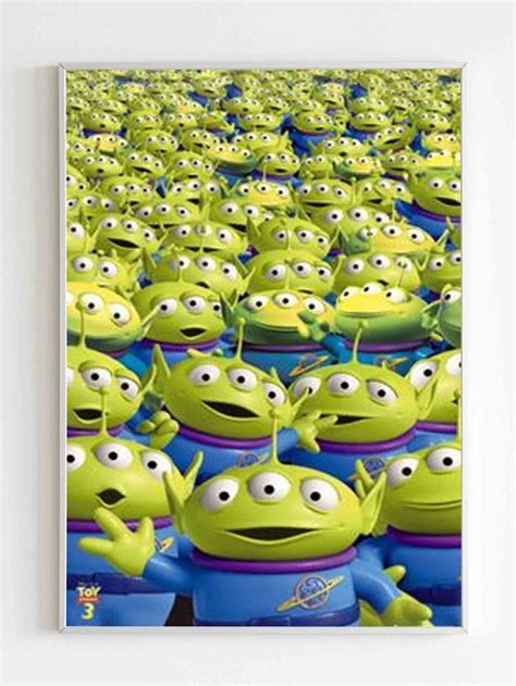 Disney Pixar Toy Story Alien Ooooh Poster en 2024 | Papel tapiz disney, Marcianitos de toy story ...