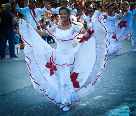 The Cumbia Dancer: Carnival in Colombia - WanderingTrader