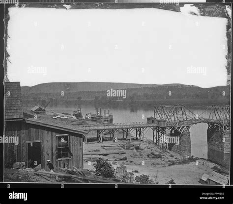 Bridge across Tennessee River built by troops Stock Photo - Alamy