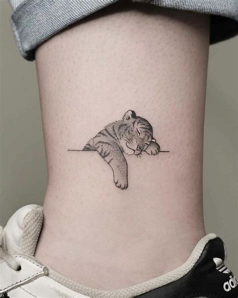 100 Of The Best Small Tattoos - Tattoo Insider | Tattoos, Cool small tattoos, Sleeve tattoos