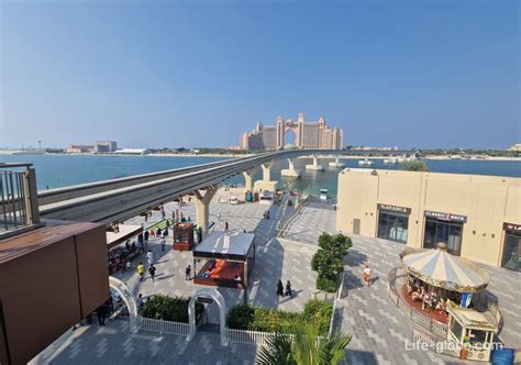 The Pointe, Dubai: fountain, promenade, shopping and entertainment on the Palm Jumeirah