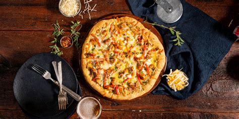 Tuscan Chicken & Cheese Pizza Recipe | Sargento® Foods Incorporated