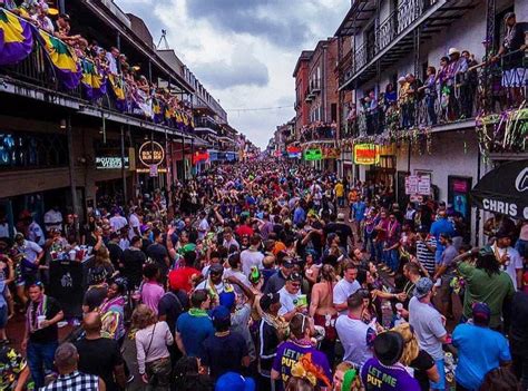 Mardi Gras 2017 - Bourbon Street : r/ImagesOfThe2010s