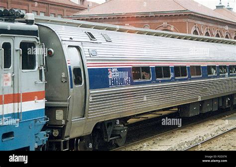 . English: A Metroliner train at Wilmington station in the 1990s . circa 1990s. Hikki Nagasaki 4 ...