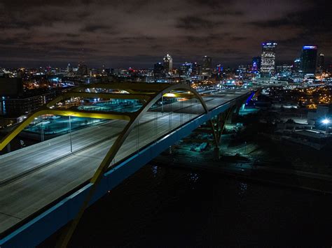 Local photographer captures Milwaukee in lockdown with haunting ...