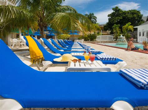 SeaGarden Beach Resort | allinclusiveresorts.com