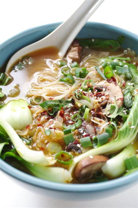 Ginger Garlic Noodle Soup with Bok Choy | Asian recipes, Healthy recipes, Recipes