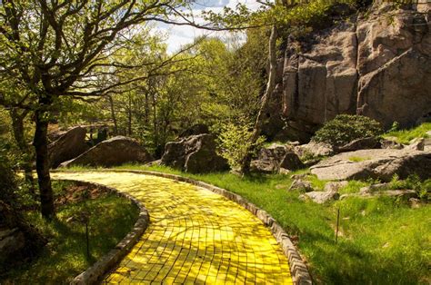 LAND OF OZ | Abandoned Amusement Park | Bizarro