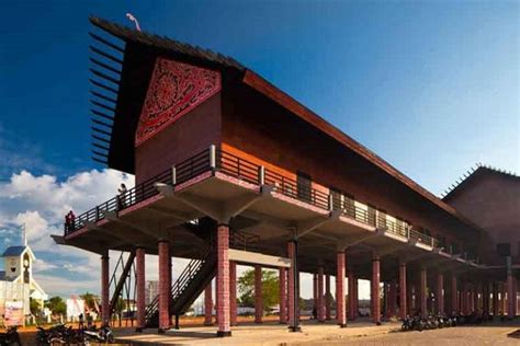 Rumah Adat Panjang Kalimantan Barat | Pariwisata Indonesia