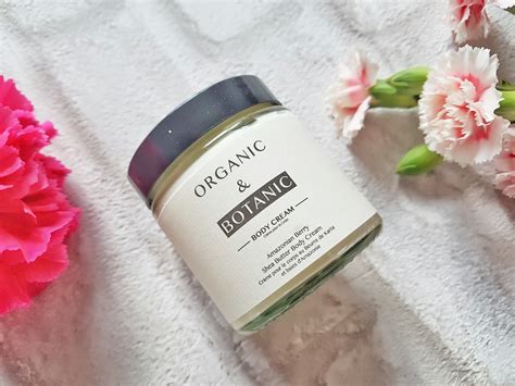 Review | Organic & Botanic Skin care - The Life Of A Glasgow Girl