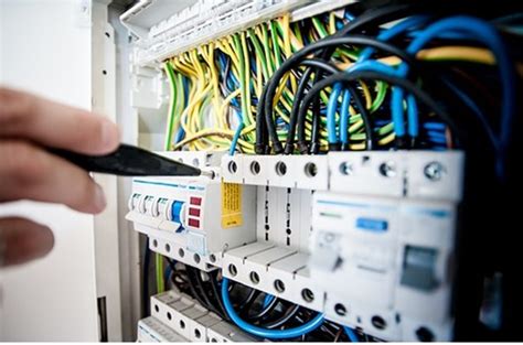 TYPES OF OVERCURRENT AND PROTECTIVE DEVICES IN AC SYSTEMS