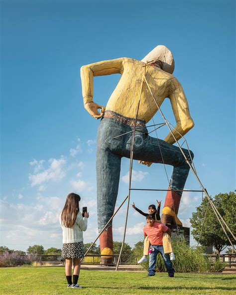 Texas’s Biggest, Strangest, and, Yes, Most Venomous Roadside Attractions