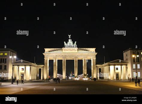 Brandenburg Gate at night Stock Photo - Alamy