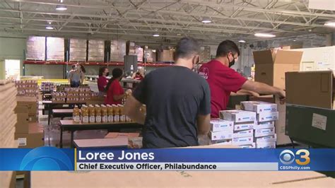 Giant Workers Volunteer At Philabundance To Help Pack Food Boxes - YouTube