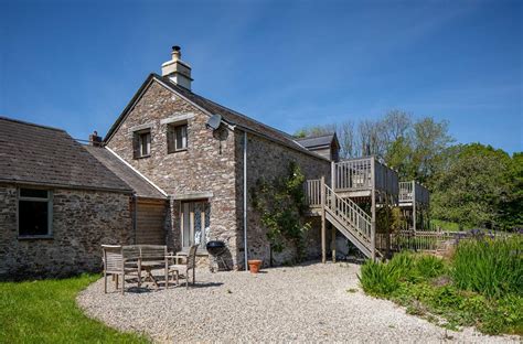 Devon Holiday Cottages with swimming pools | Holiday homes with private pools in Devon