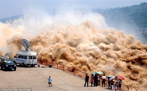 Annual Sand Washing Operation at Xiaolangdi Dam on Yellow River ...