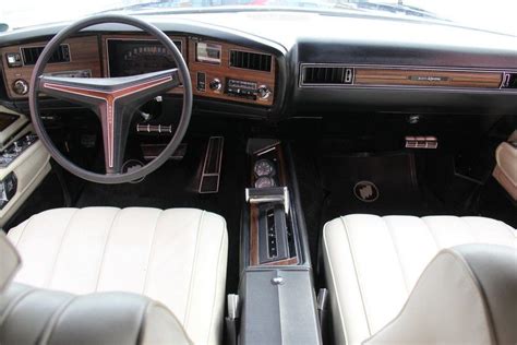 10 Coolest Features Found In The 1972 Buick Riviera