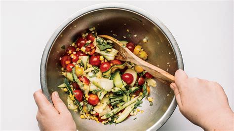 In the Kitchen: Make Etta’s Tomato and Stracciatella Salad – Chicago Magazine