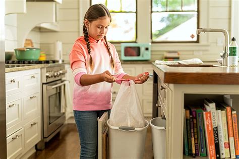 Household Chores Help Kids Build Independence | Strong4Life